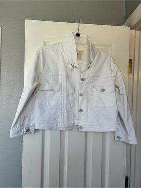 White Denim Cropped Trucker Jacket by Levi's